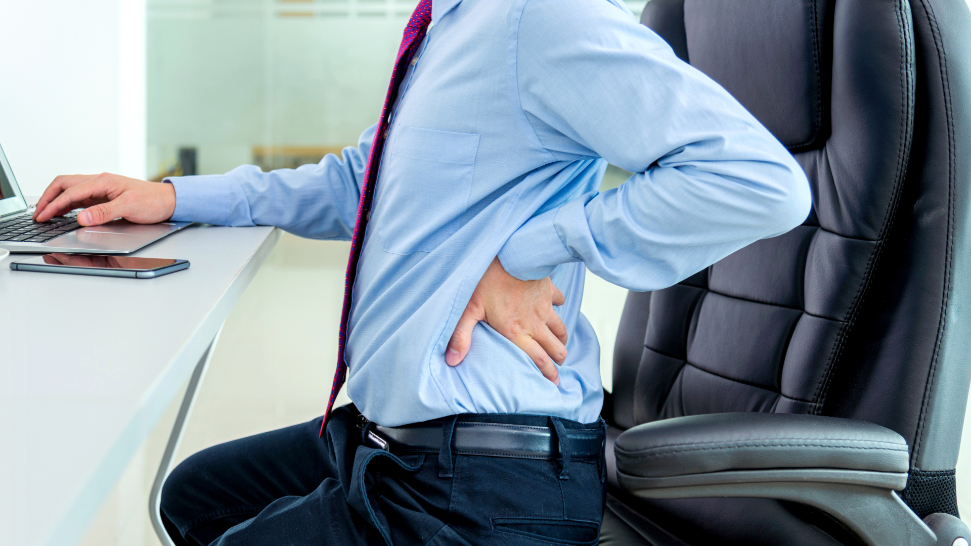 Dolor de espalda recurrente: ¿es realmente un problema postural?