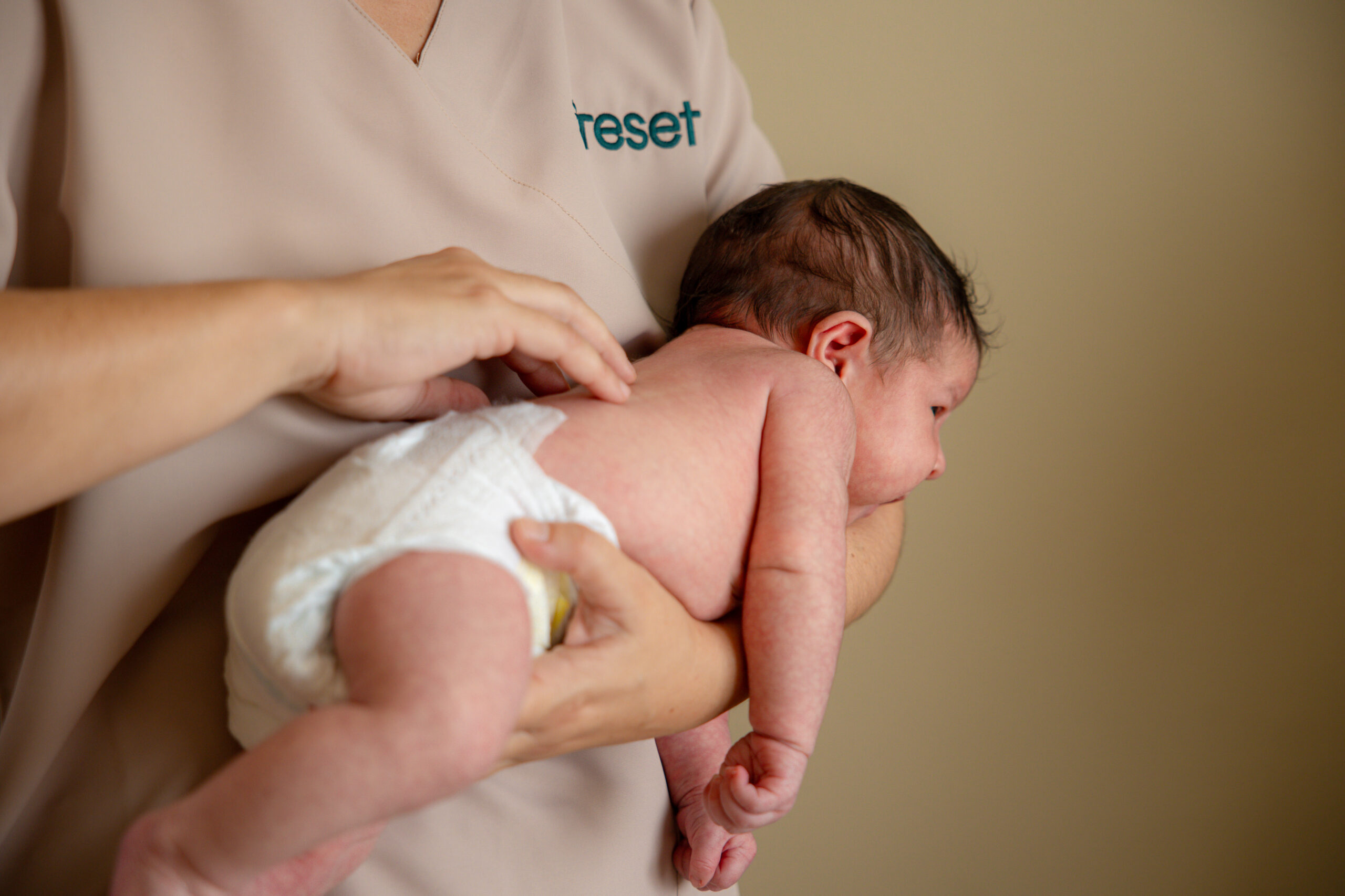 Tummy Time: Un pilar fundamental en el desarrollo motor del bebé